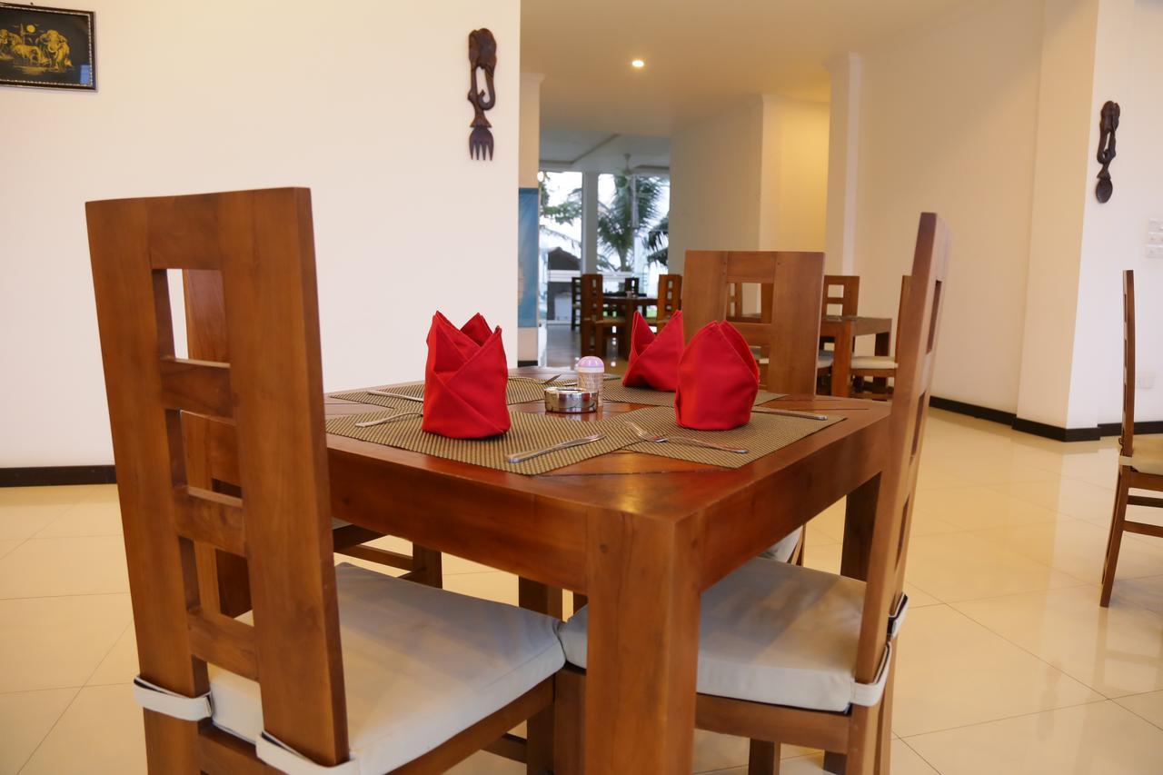 Lochana Beach Hotel Ettukala Bagian luar foto