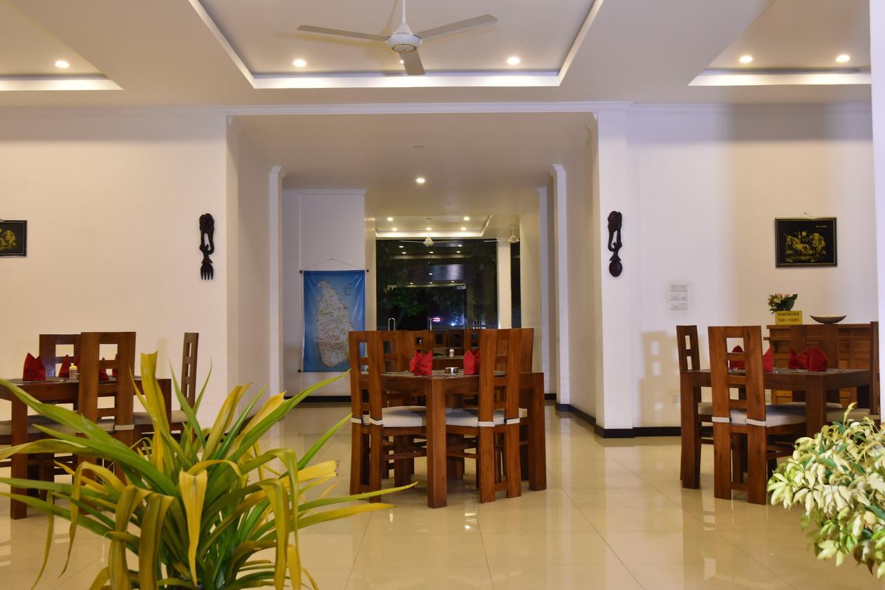 Lochana Beach Hotel Ettukala Bagian luar foto
