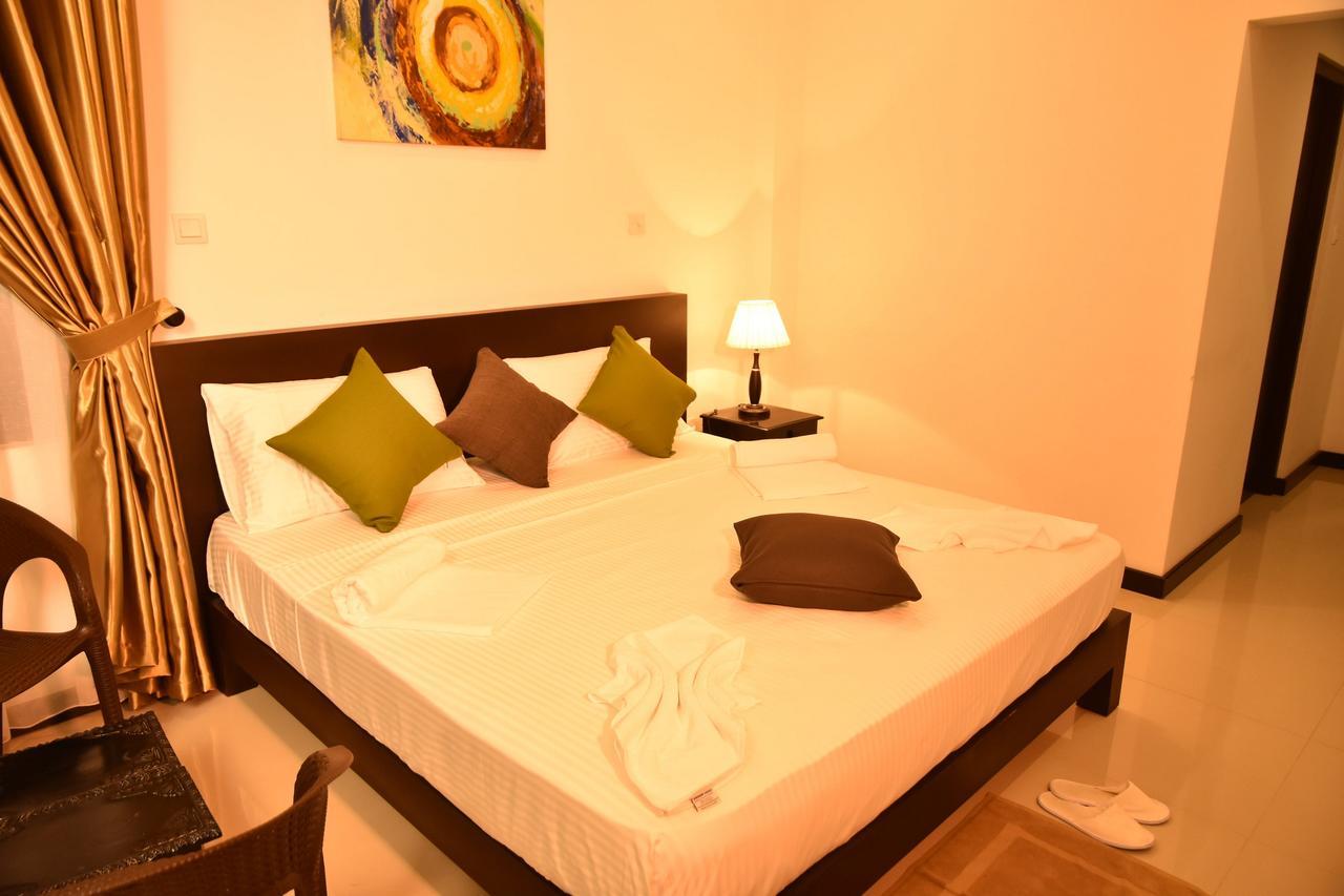 Lochana Beach Hotel Ettukala Bagian luar foto