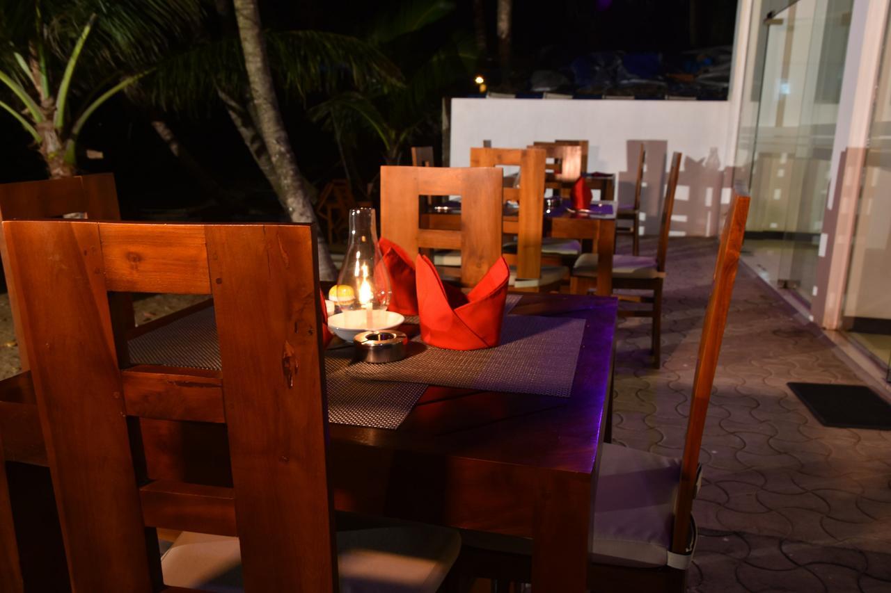 Lochana Beach Hotel Ettukala Bagian luar foto